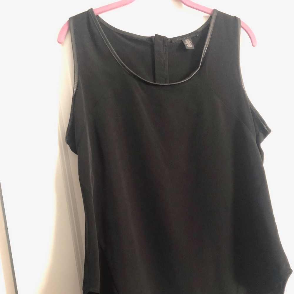 Kenneth Cole NY, Black Tank Style Blouse w/VeganLeather Trim Sz. L, EUC